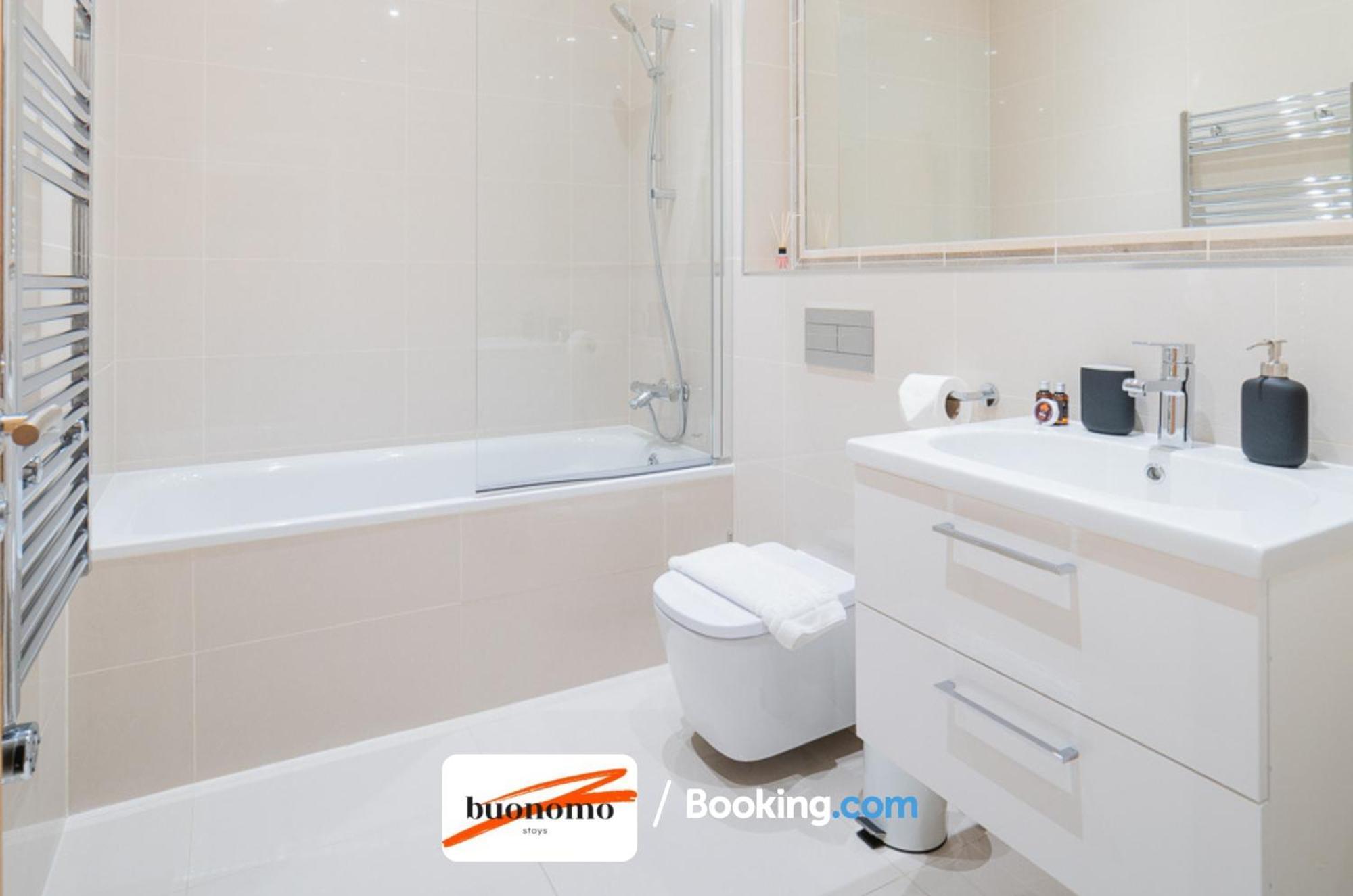 Two Bedroom Apartment At Buonomo Stays Short Lets & Serviced Accommodation Close To Wimbledon Tennis Courts Londres Exterior foto