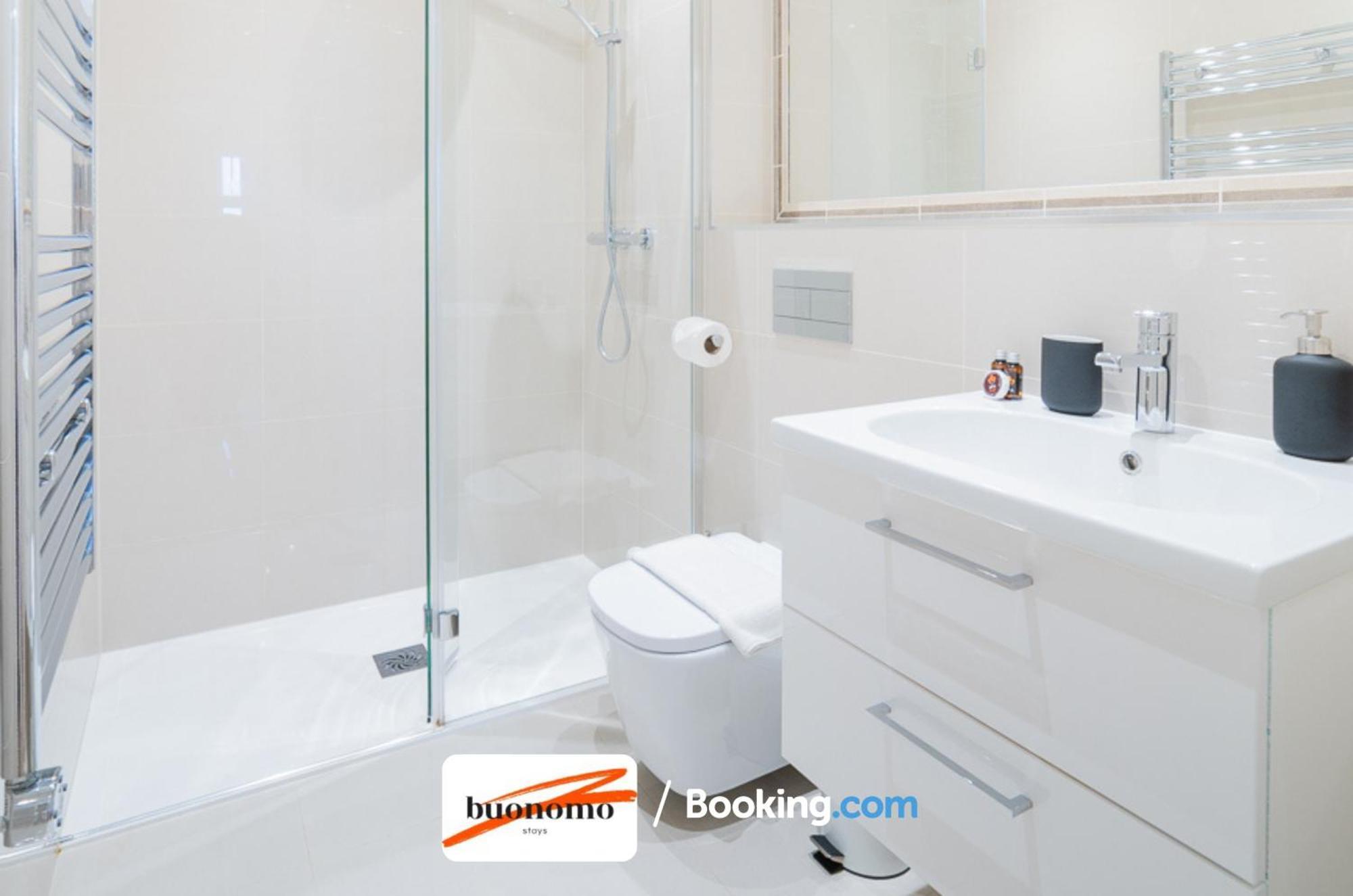 Two Bedroom Apartment At Buonomo Stays Short Lets & Serviced Accommodation Close To Wimbledon Tennis Courts Londres Exterior foto