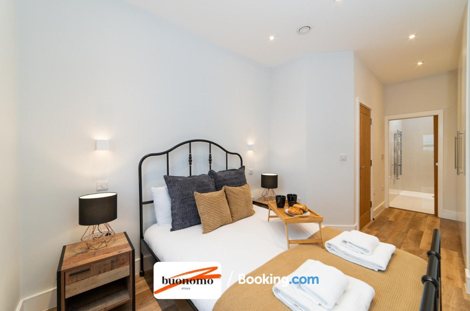 Two Bedroom Apartment At Buonomo Stays Short Lets & Serviced Accommodation Close To Wimbledon Tennis Courts Londres Exterior foto