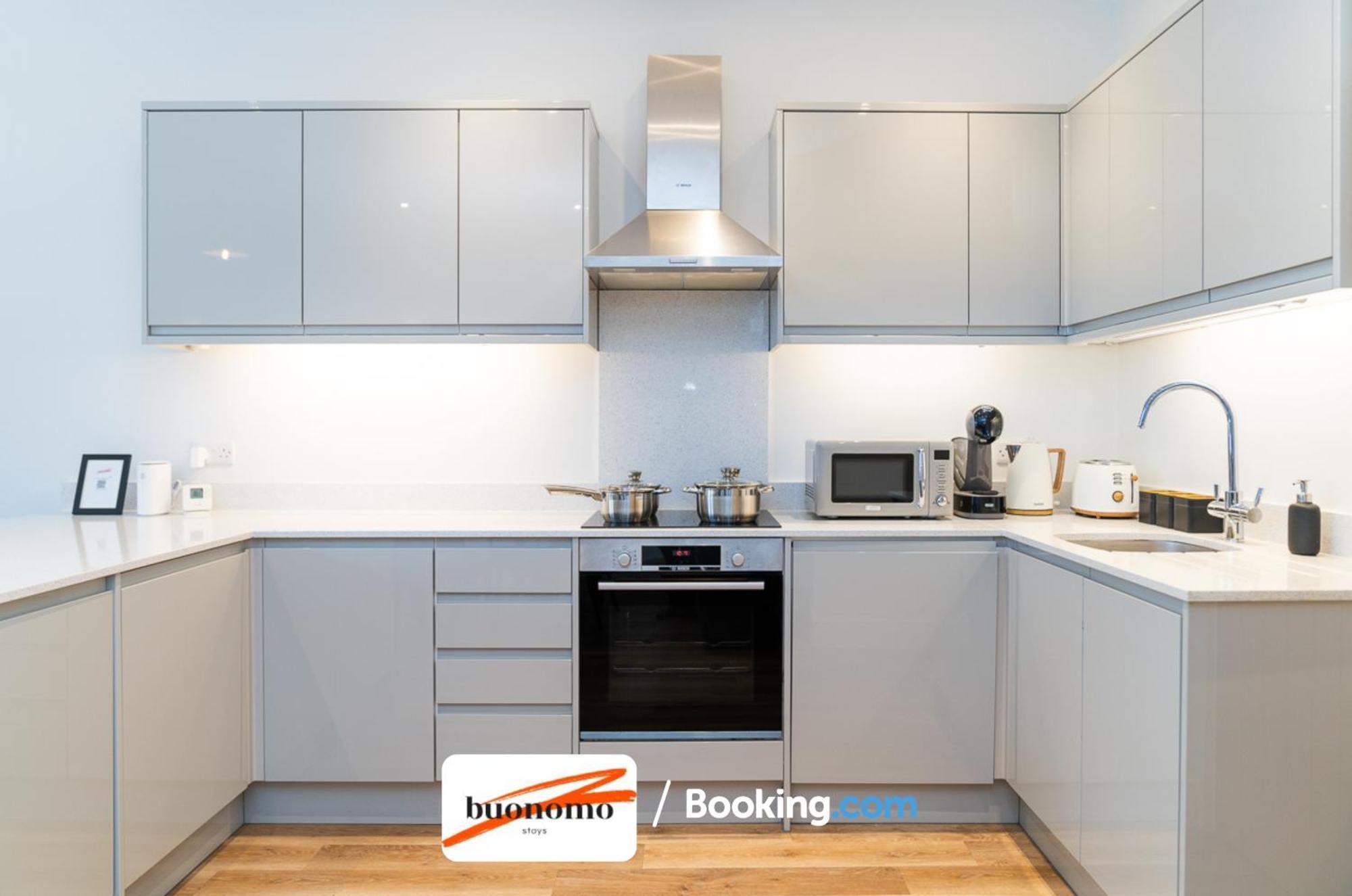 Two Bedroom Apartment At Buonomo Stays Short Lets & Serviced Accommodation Close To Wimbledon Tennis Courts Londres Exterior foto