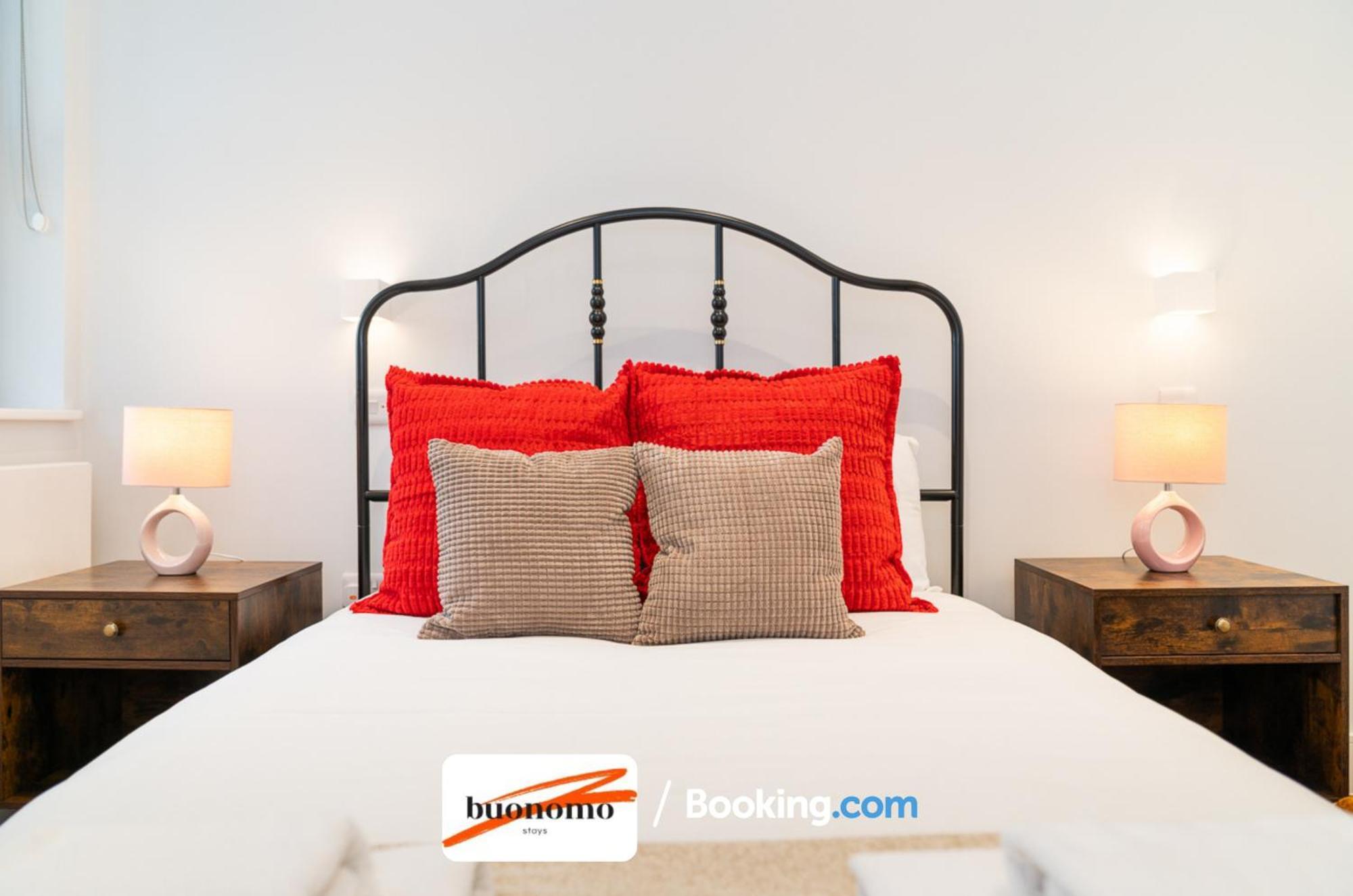 Two Bedroom Apartment At Buonomo Stays Short Lets & Serviced Accommodation Close To Wimbledon Tennis Courts Londres Exterior foto