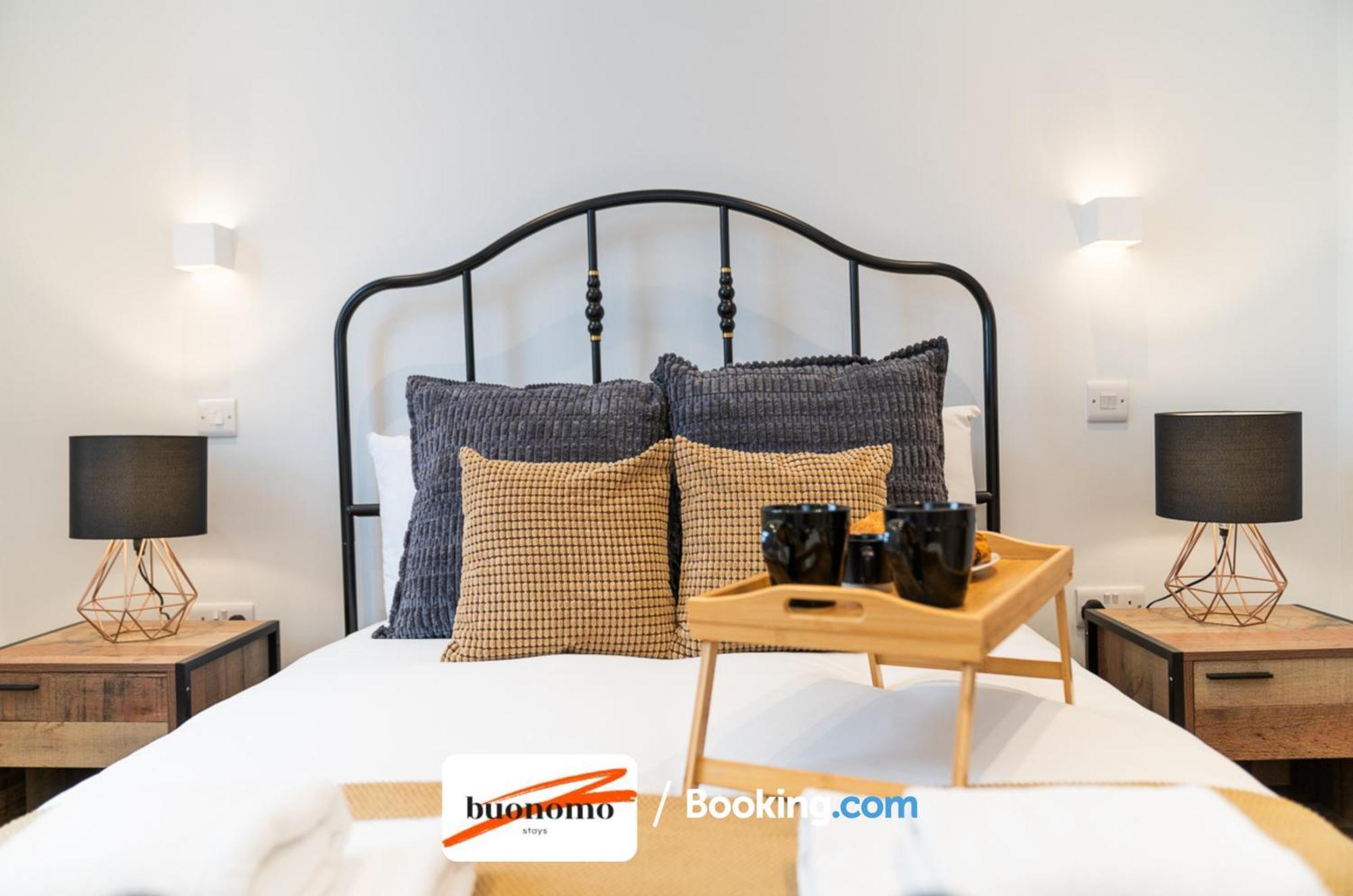 Two Bedroom Apartment At Buonomo Stays Short Lets & Serviced Accommodation Close To Wimbledon Tennis Courts Londres Exterior foto