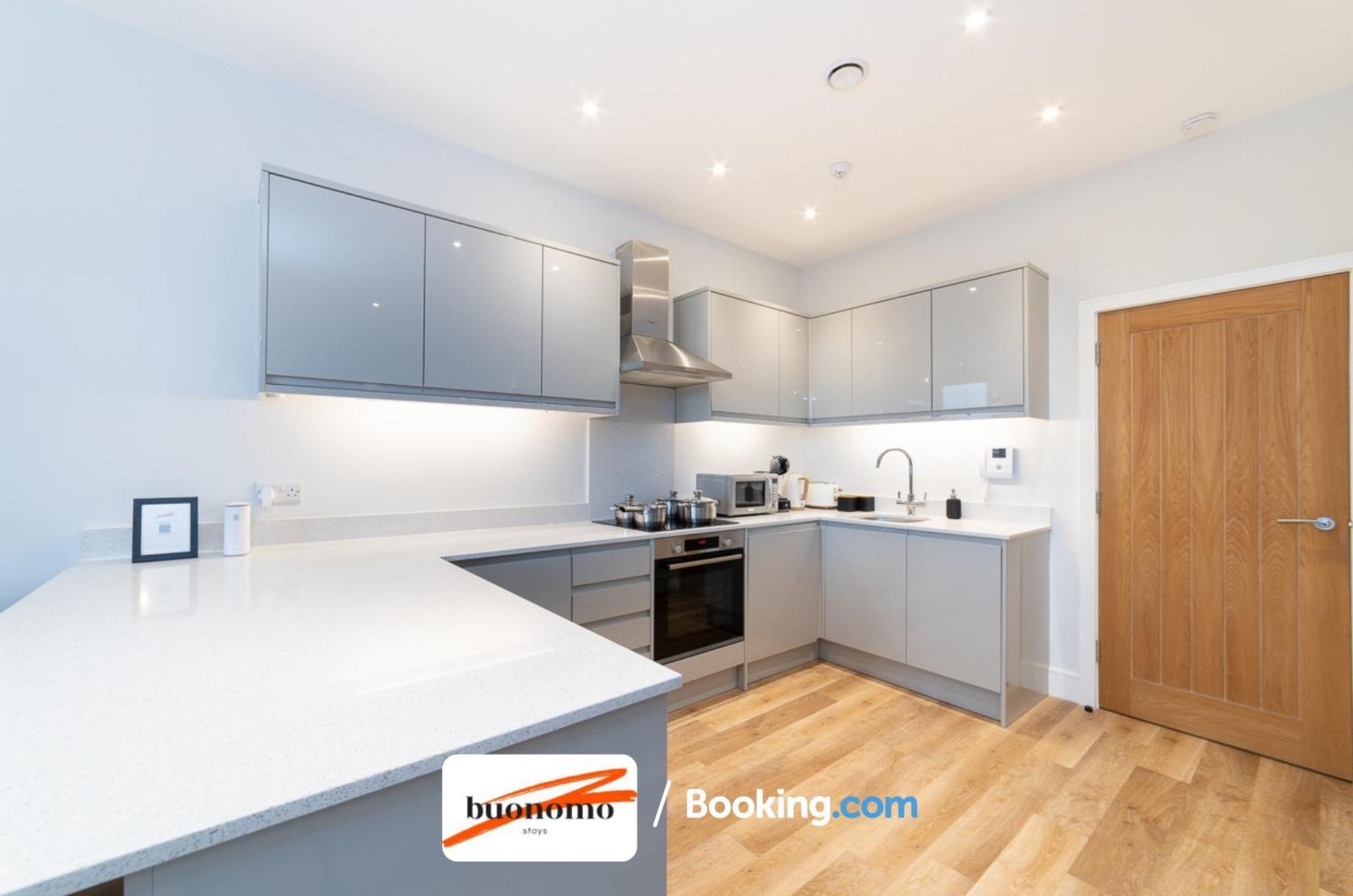 Two Bedroom Apartment At Buonomo Stays Short Lets & Serviced Accommodation Close To Wimbledon Tennis Courts Londres Exterior foto